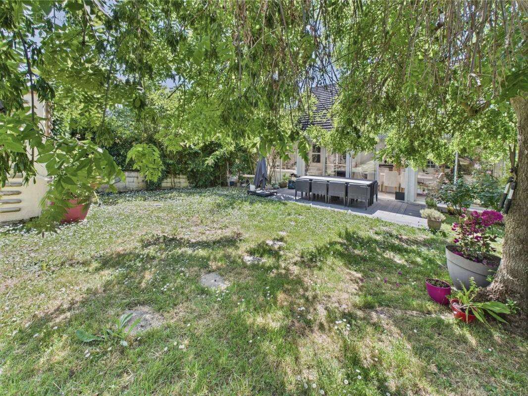 Maison à SAINTRY-SUR-SEINE