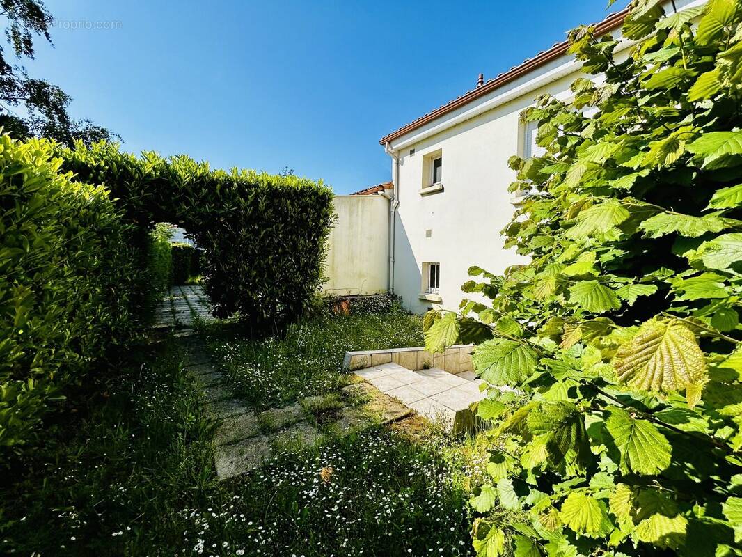 Maison à BOUGUENAIS