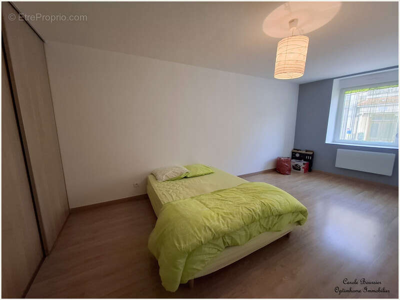 Maison à NEUFCHATEAU