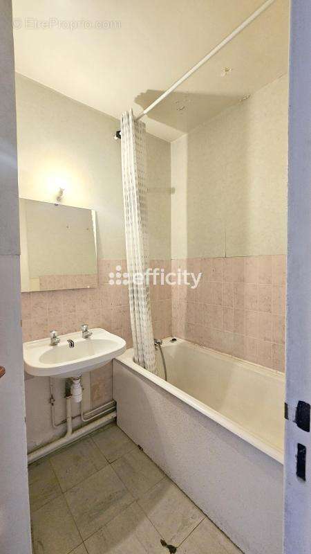 Appartement à FRESNES