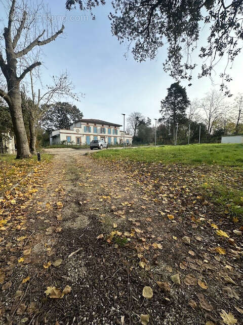 Appartement à DREMIL-LAFAGE