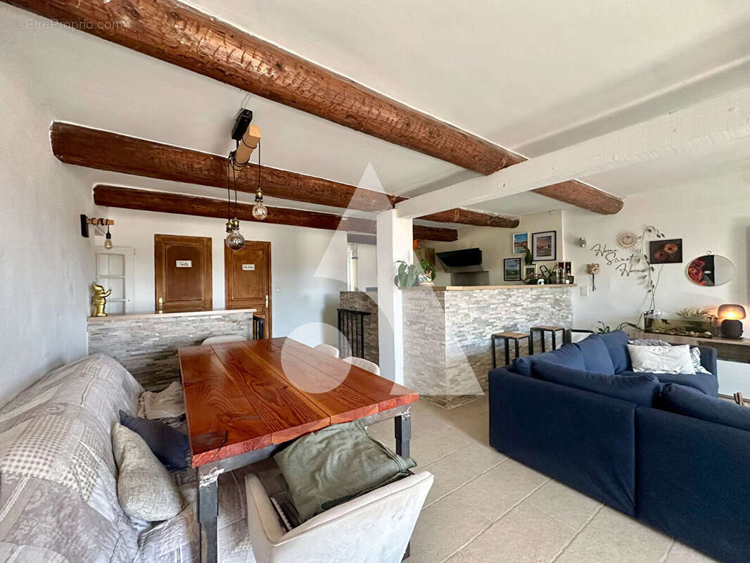 Appartement à VILLELAURE