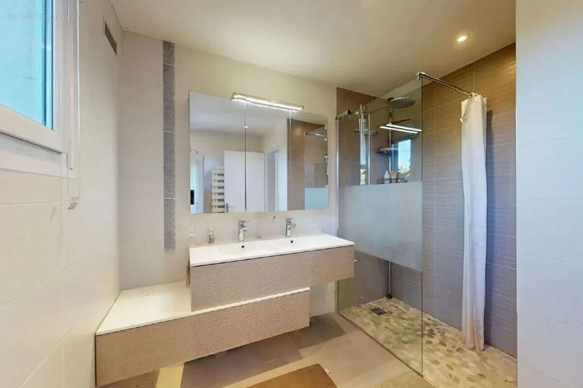 Maison à CHAMPS-SUR-MARNE