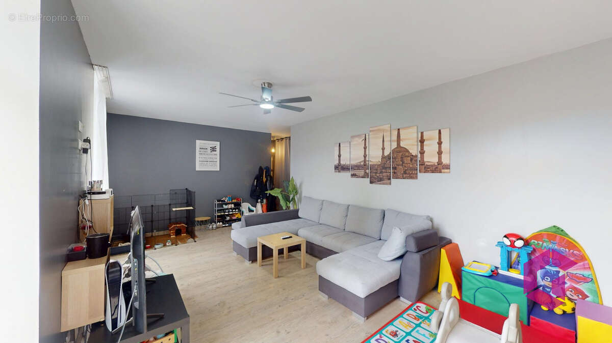 Appartement et local commercial - photo 5