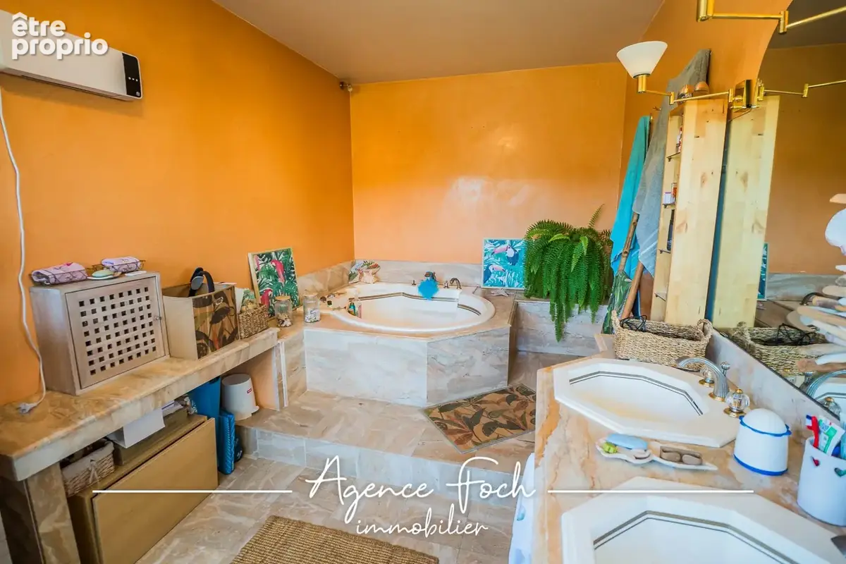 Maison 155 m² à Poueyferre  - photo 8