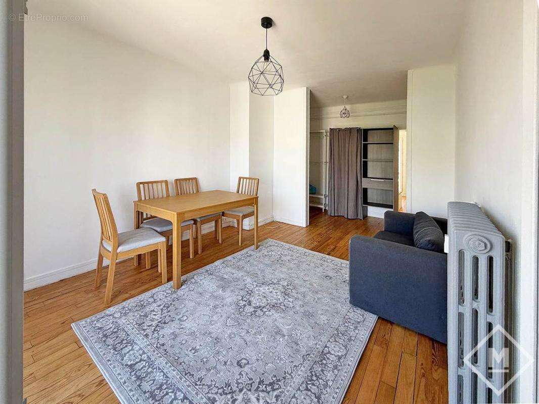 Appartement à MARSEILLE-5E