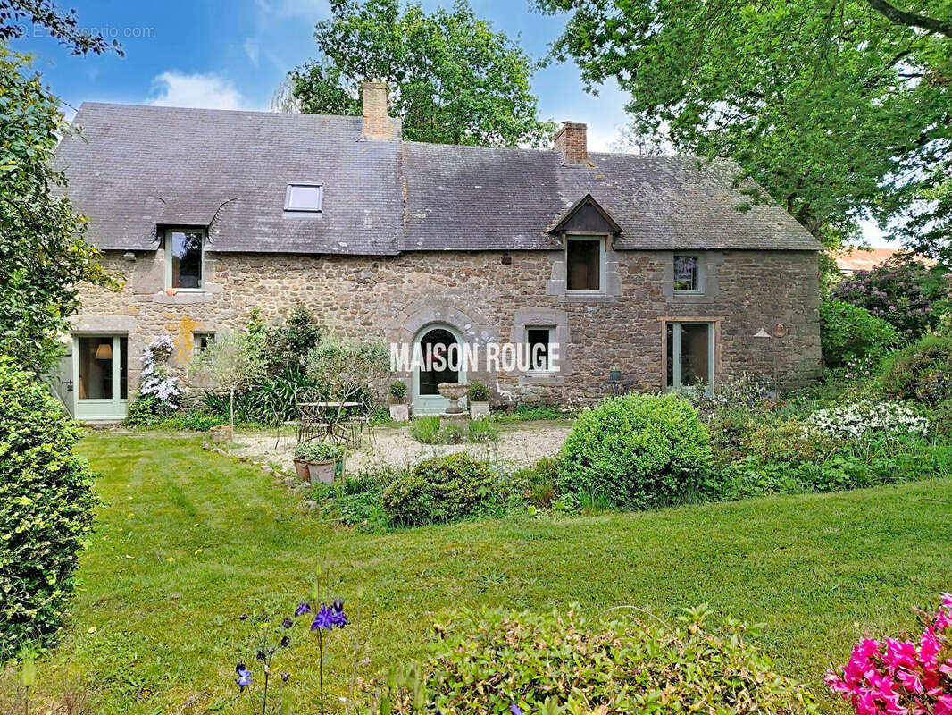 Maison à COMBOURG
