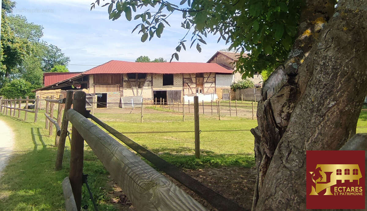 Maison à CHANOZ-CHATENAY
