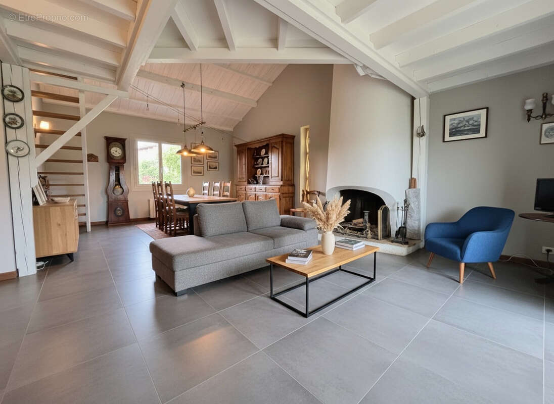 Maison à DARDILLY