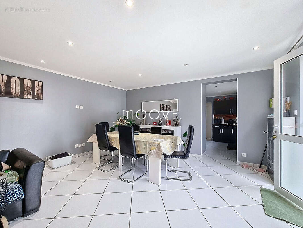 Maison à PETIT-COURONNE