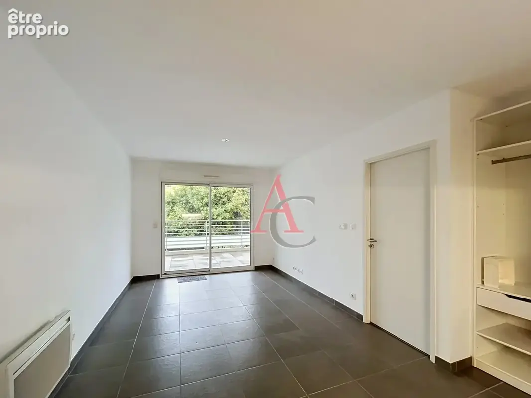 Antibes, 2 pièces 39 m², terrasse, parking sous-sol - photo 1