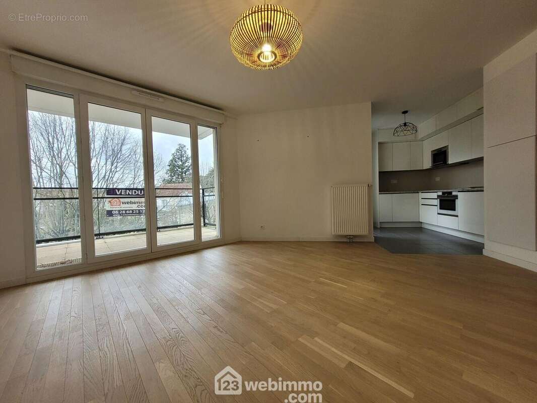 Appartement 82 m² à Chatenay-Malabry  - photo 192