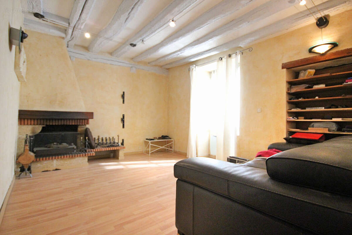 Maison à VERT-LE-PETIT