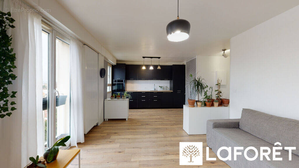 Appartement à NANTERRE