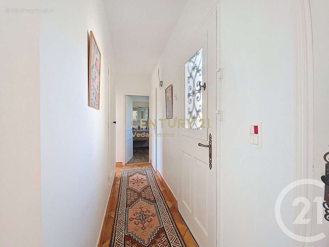 Maison à SAINT-JEAN-DE-VEDAS