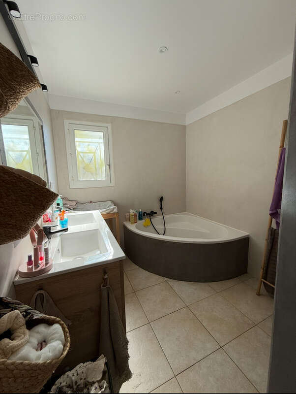 Maison à SAINT-MARTIN-DE-LONDRES