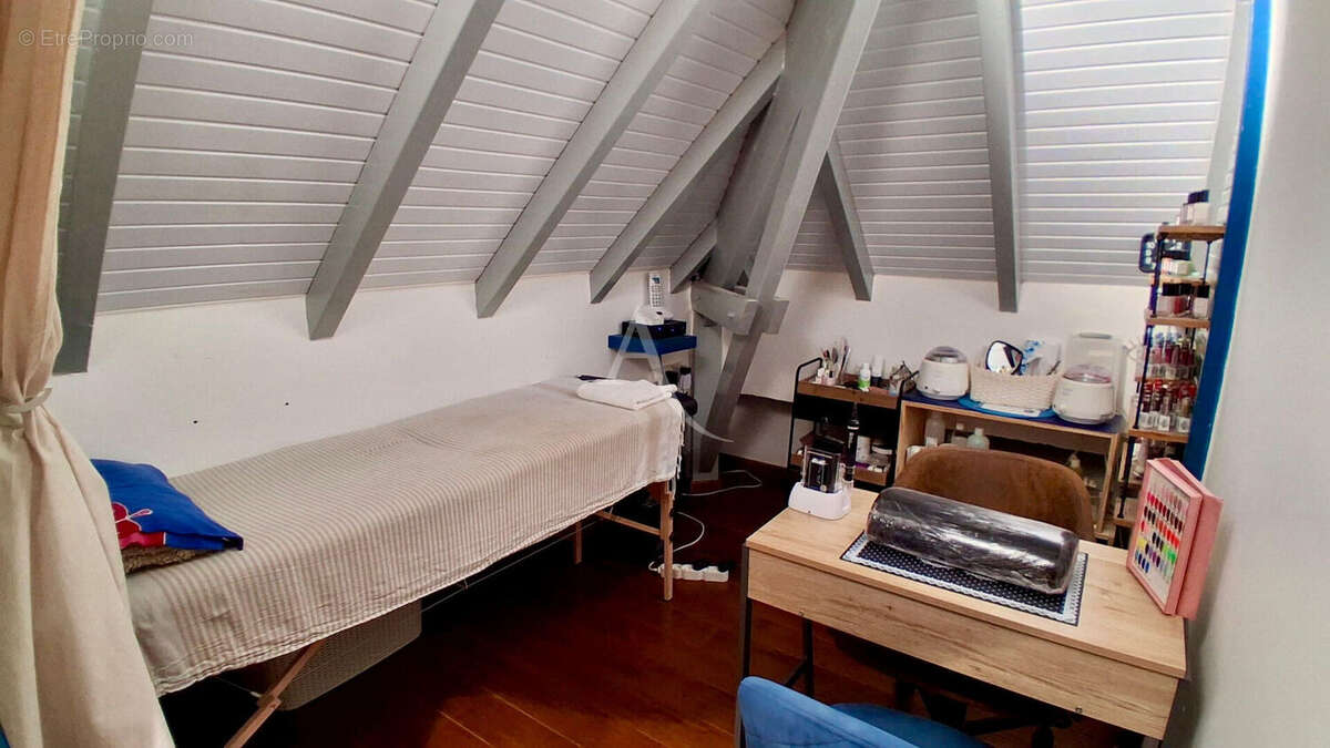 Commerce à LES TROIS-ILETS