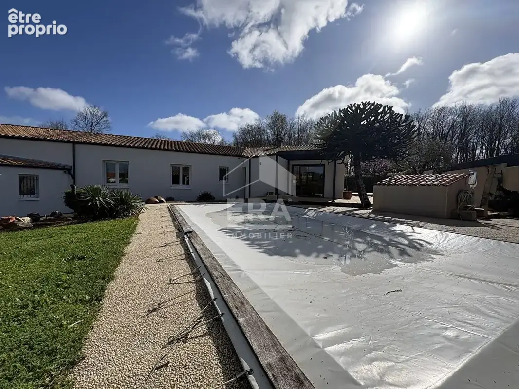 Maison 140m² à saint-georges-des-coteaux - photo 13