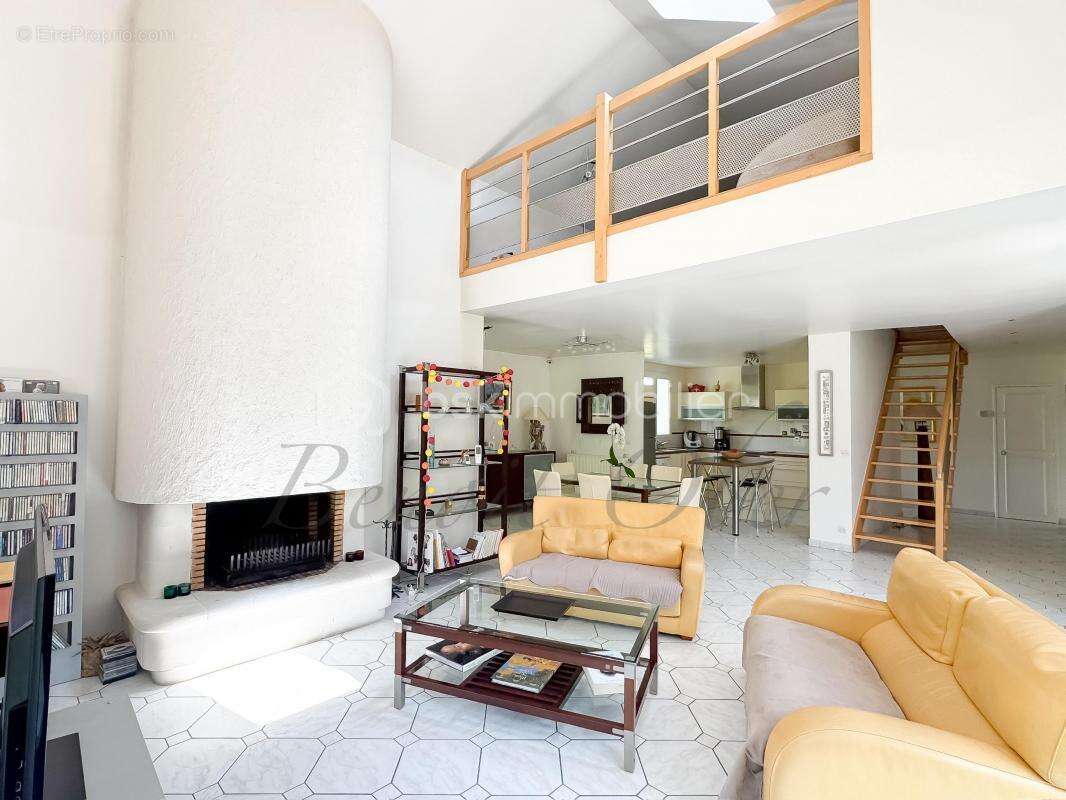 Maison à OZOIR-LA-FERRIERE