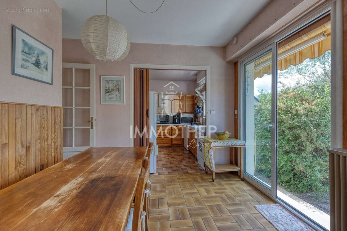 Maison à MEYLAN