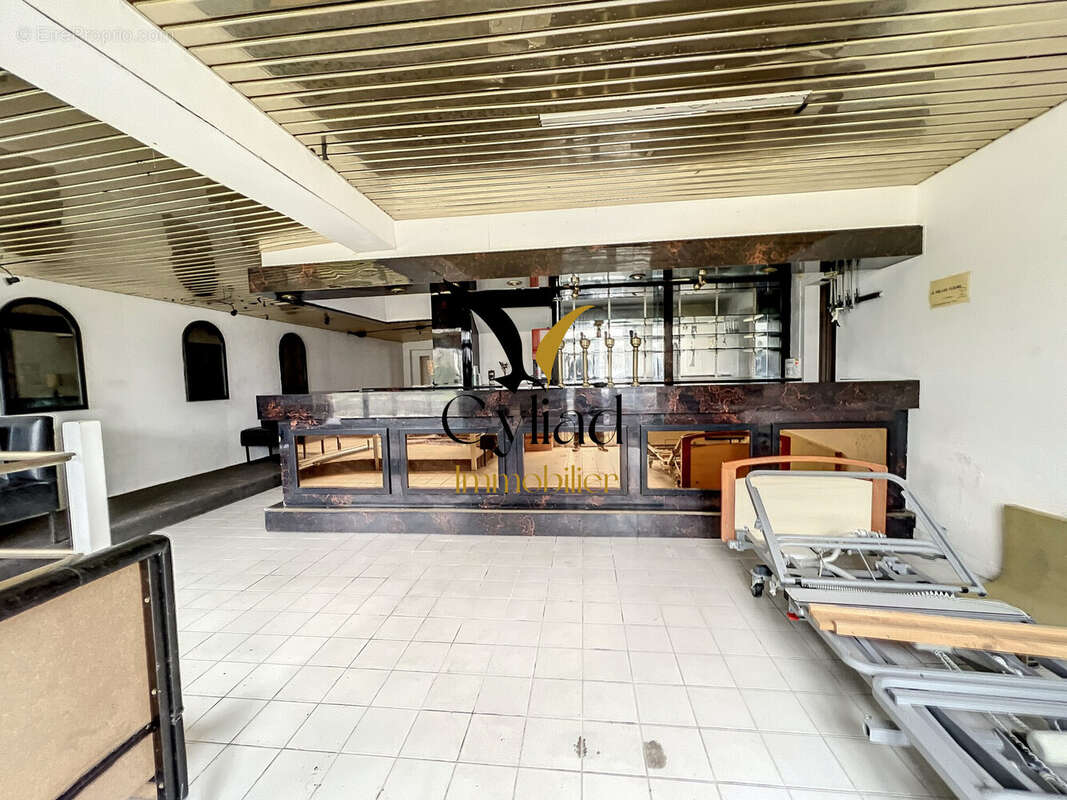 Commerce à LA FRESNAIS