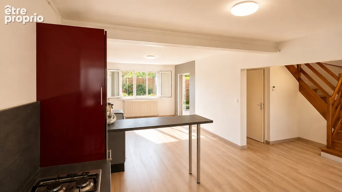 A vendre pavillon de type 4 avec garage et jardin - secteur saint savin - photo 5