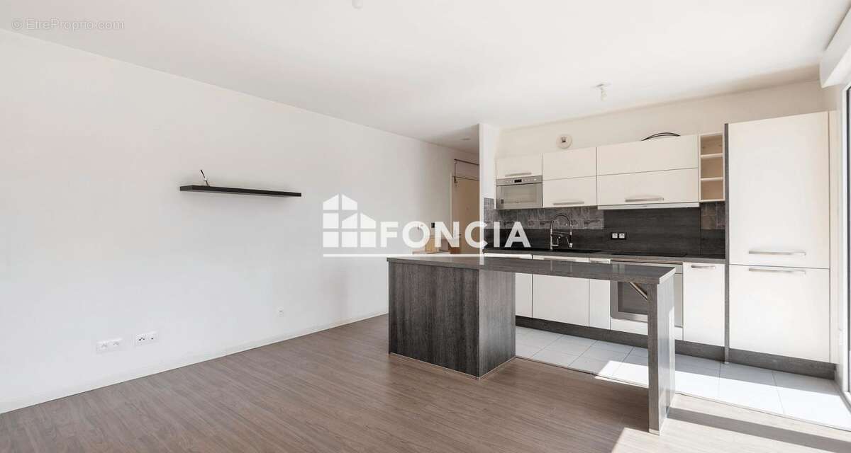 Appartement à LES ULIS