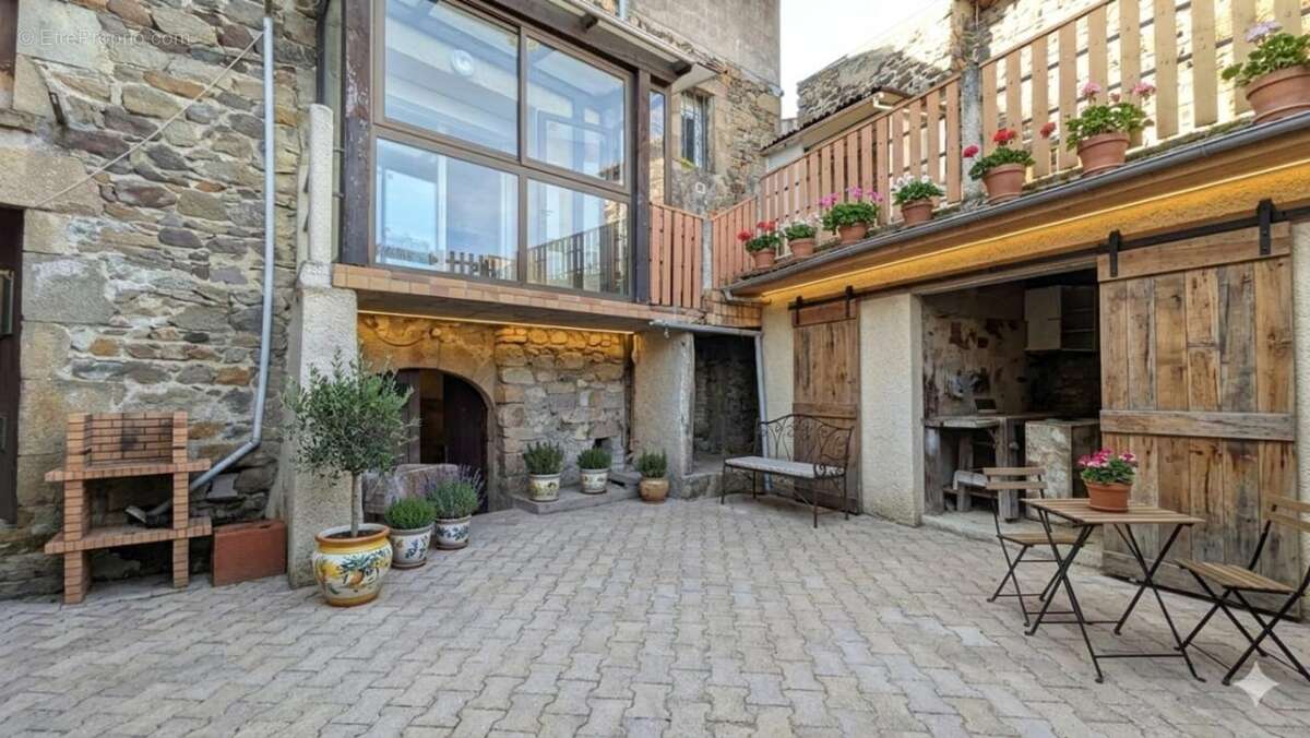 Maison 124 m² à Coudes  - photo 6