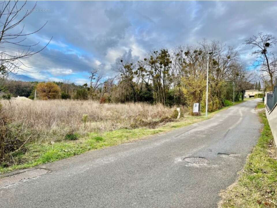 Terrain à MONTBOUCHER-SUR-JABRON