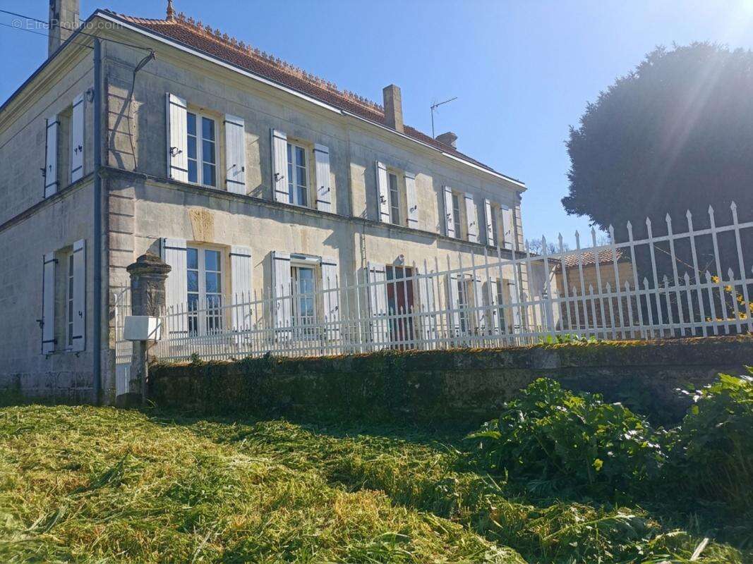Maison à SAINT-FORT-SUR-GIRONDE
