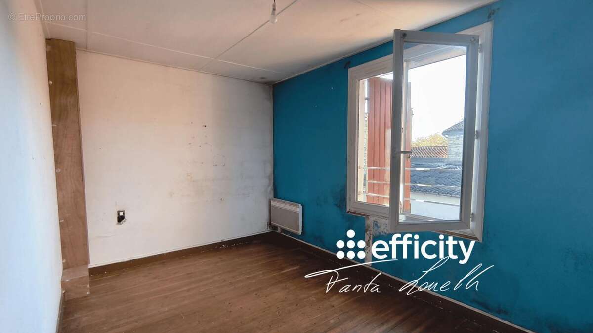 Maison 117 m² à Saint-Hilaire-La-Palud  - photo 5