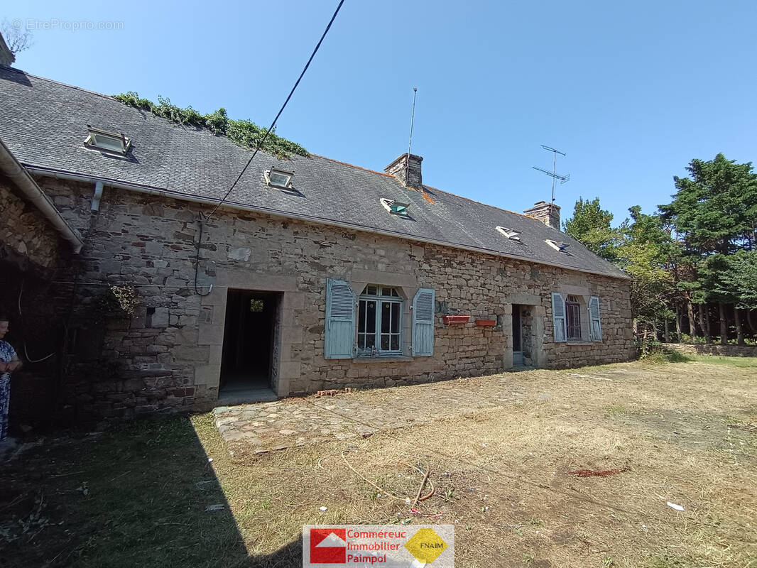 Maison à PLOURIVO