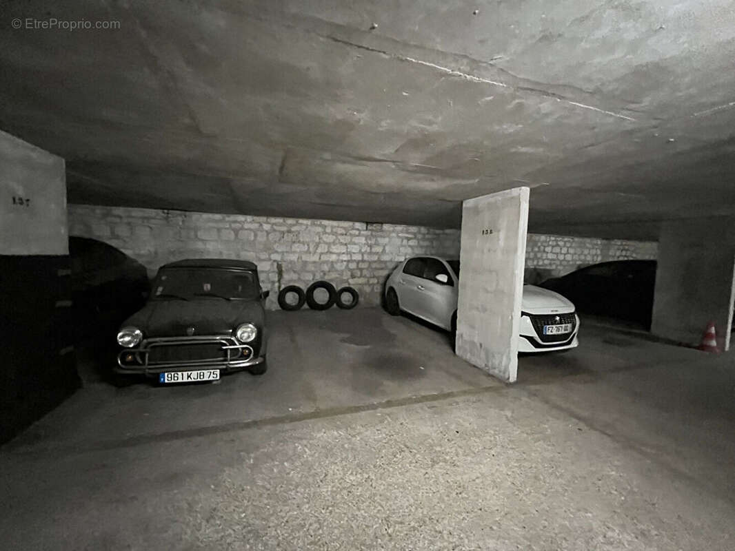 Parking à MONTROUGE