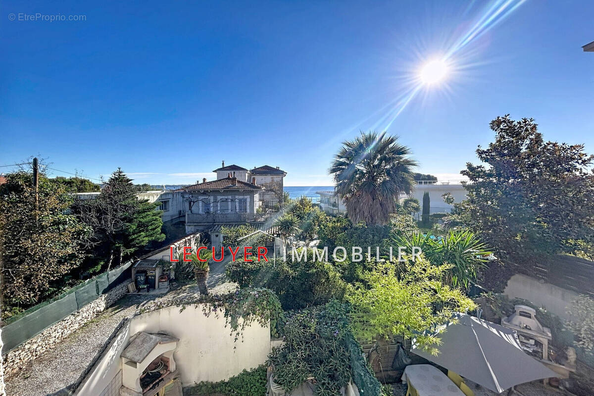 Appartement à VALLAURIS