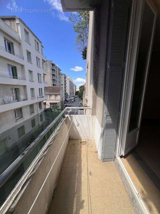 Appartement à MARSEILLE-4E