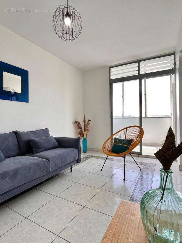 Appartement à POINTE-A-PITRE