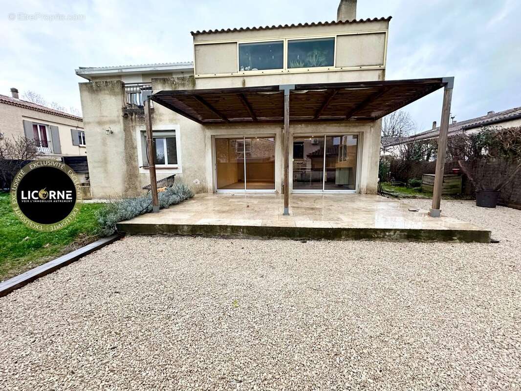 Appartement à LE PUY-SAINTE-REPARADE