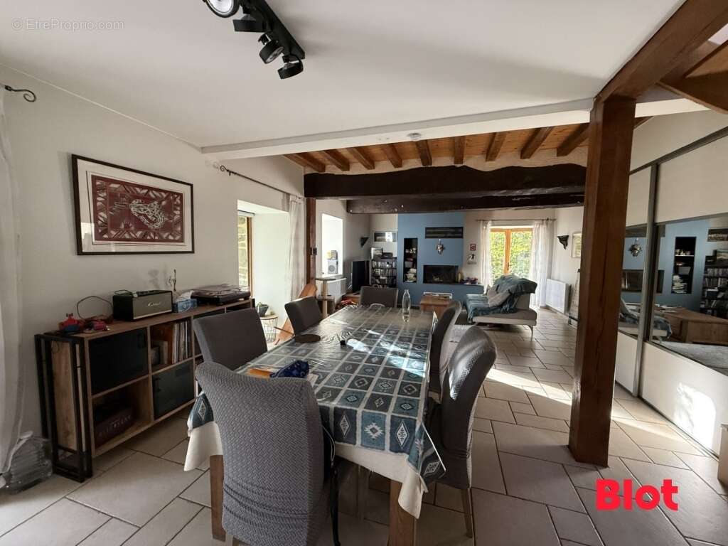 Maison à PIRE-SUR-SEICHE