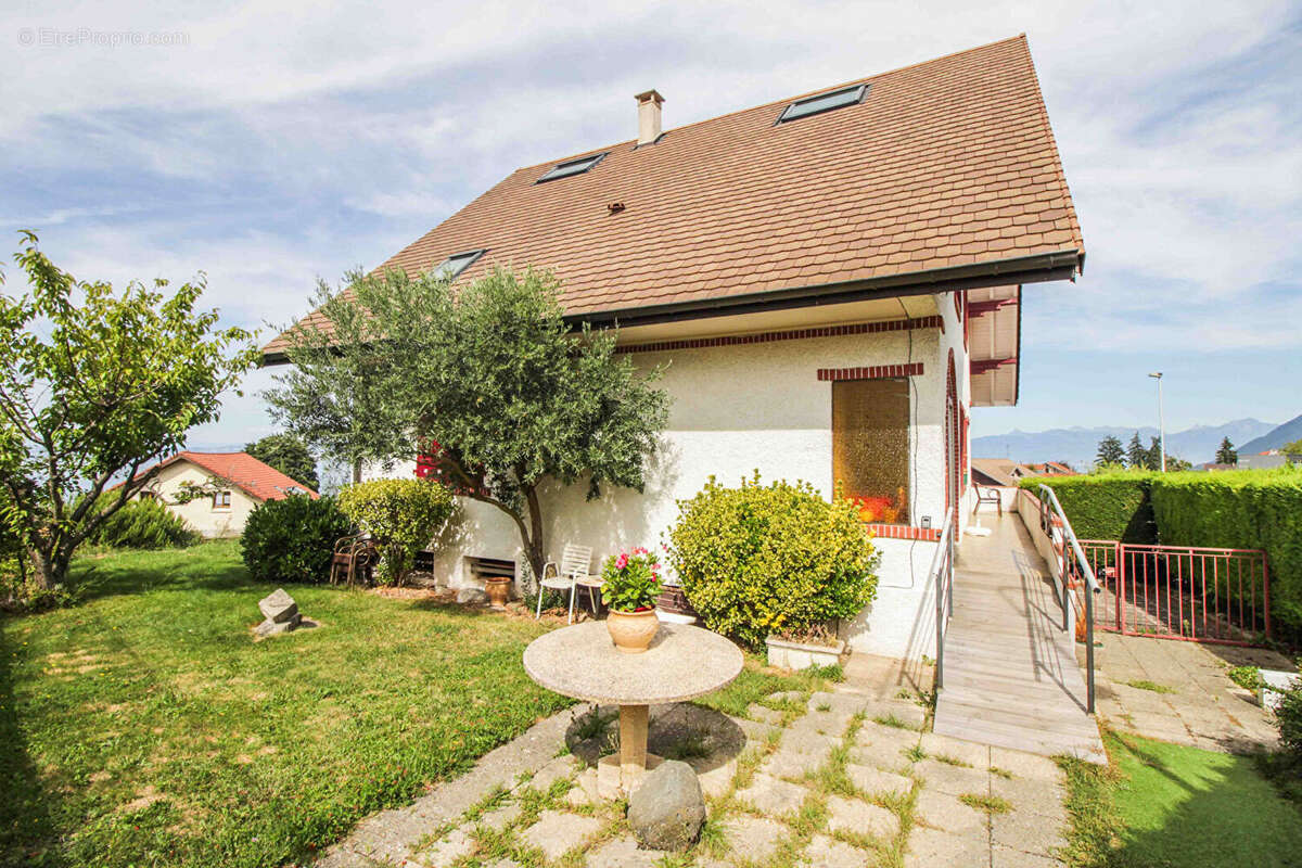 Maison à NEUVECELLE