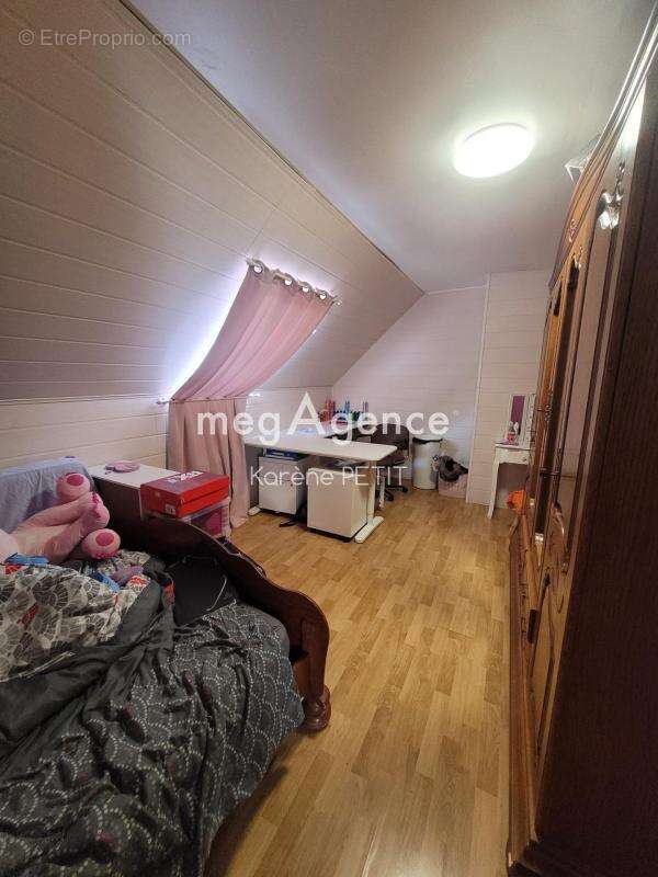 Maison à LE COUDRAY-SAINT-GERMER