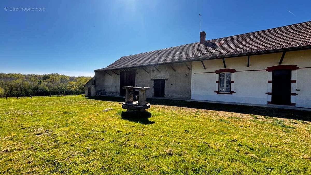 Maison à HUILLY-SUR-SEILLE