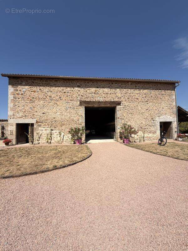 Maison 180 m² à Piegut-Pluviers  - photo 35
