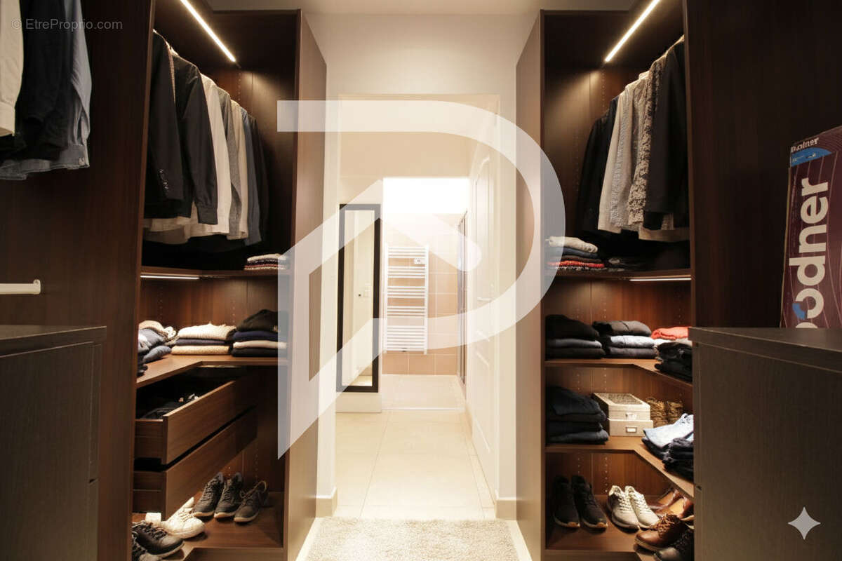 Maison à SAINT-LAURENT-D'AIGOUZE