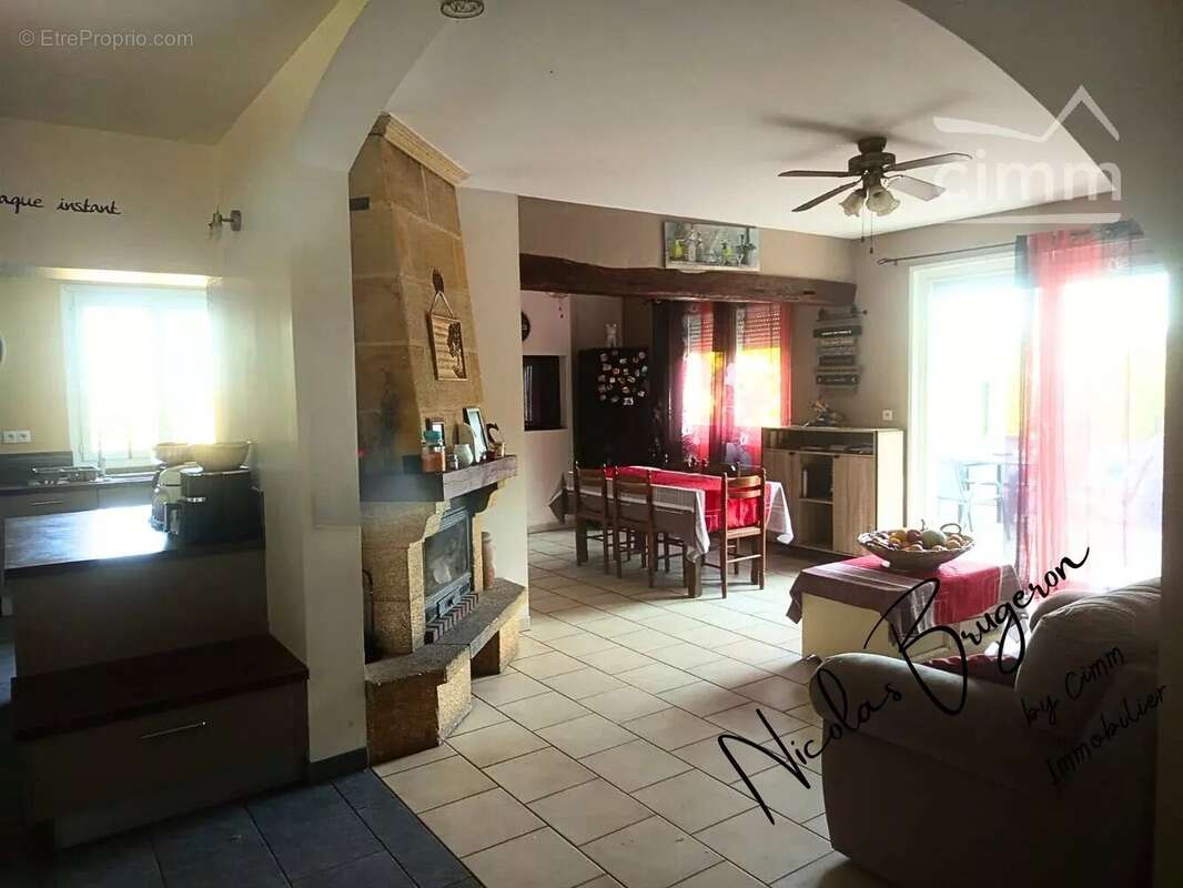 En exclusivité – Ensemble immobilier avec deux habitations, étang et près d’un hectare de terrain - photo 19