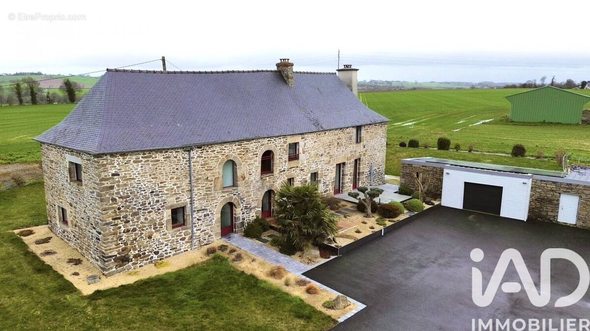 Photo 1 - Maison à PLENEE-JUGON