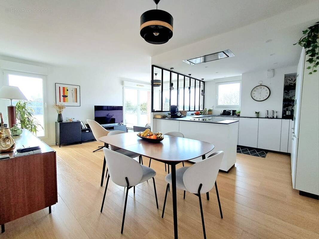 Appartement à VEZIN-LE-COQUET