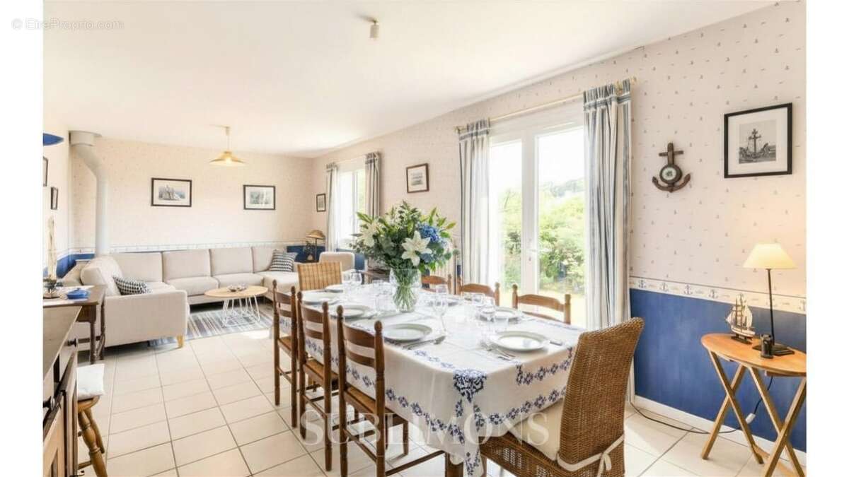 Maison à LARMOR-BADEN