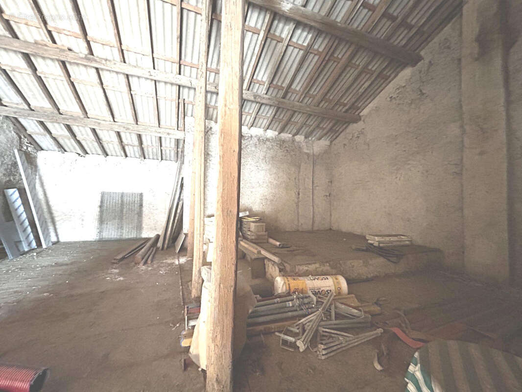 Grande maison a renover - photo 5