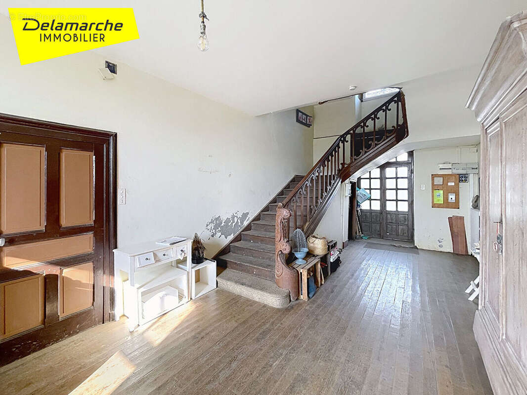À vendre Maison de Maître à Gavray-sur-Sienne Cadre verdoyant et vaste terrain - photo 4