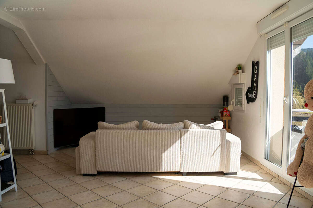 Appartement à LA CLUSE-ET-MIJOUX